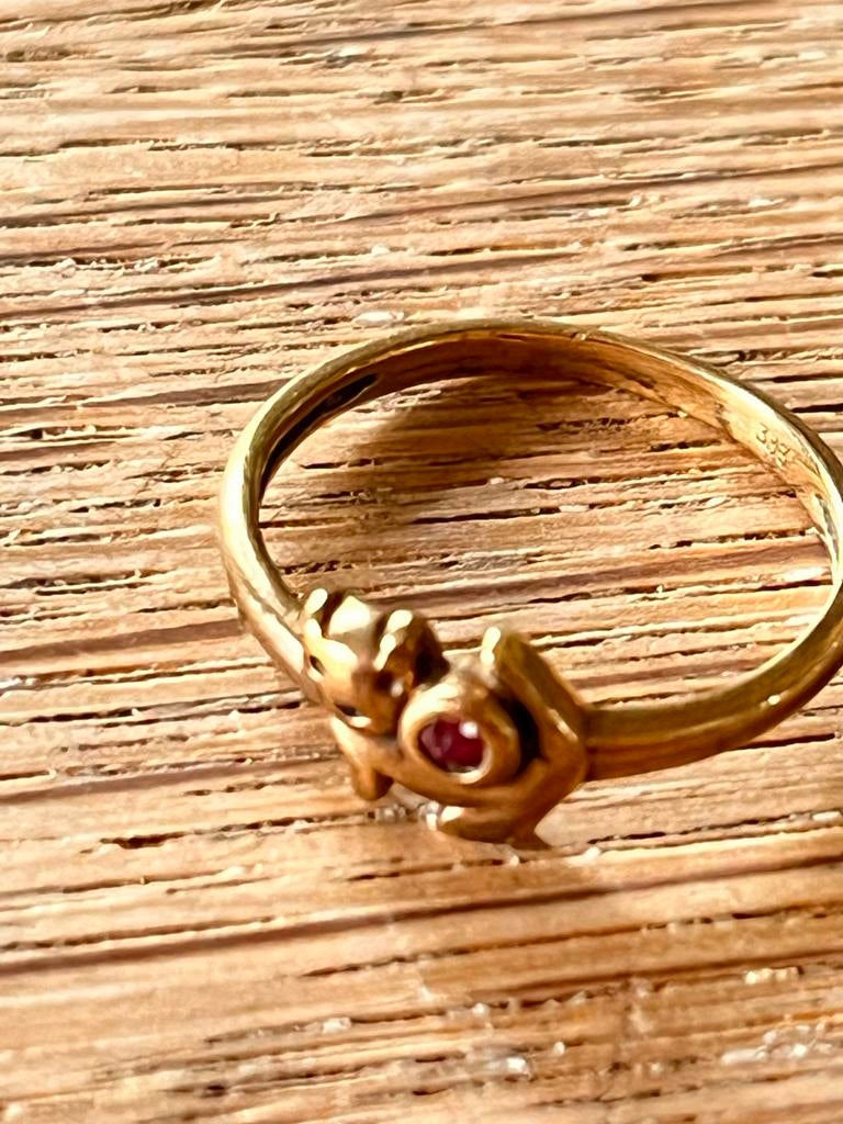 Gouden kinderring met robijn,en kat., Ophalen, Gebruikt, 17 tot 18, Met edelsteen
