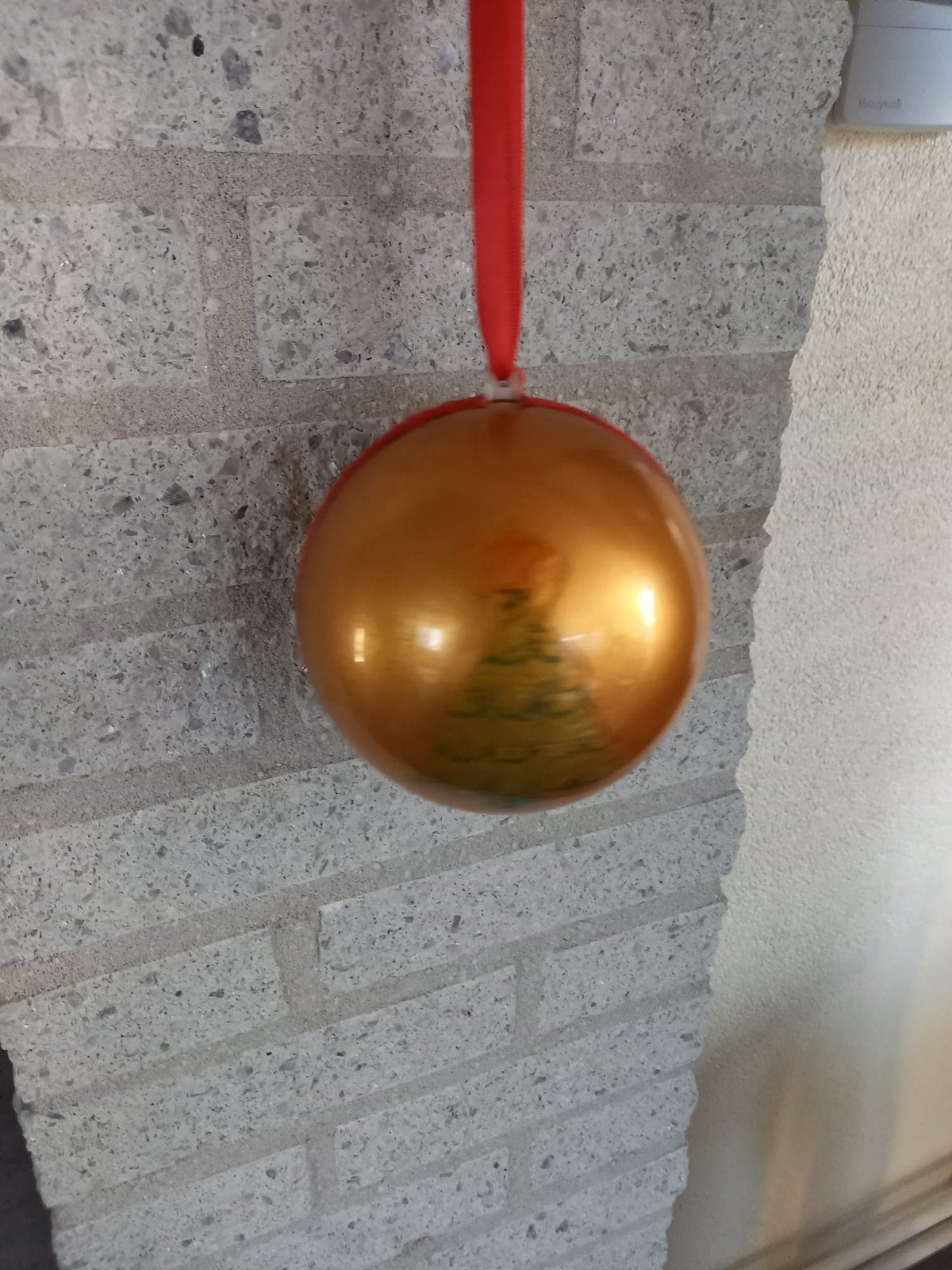 Gouden Kerstbal 12 cm, Diversen, Kerst, Ophalen of Verzenden, Zo goed als nieuw