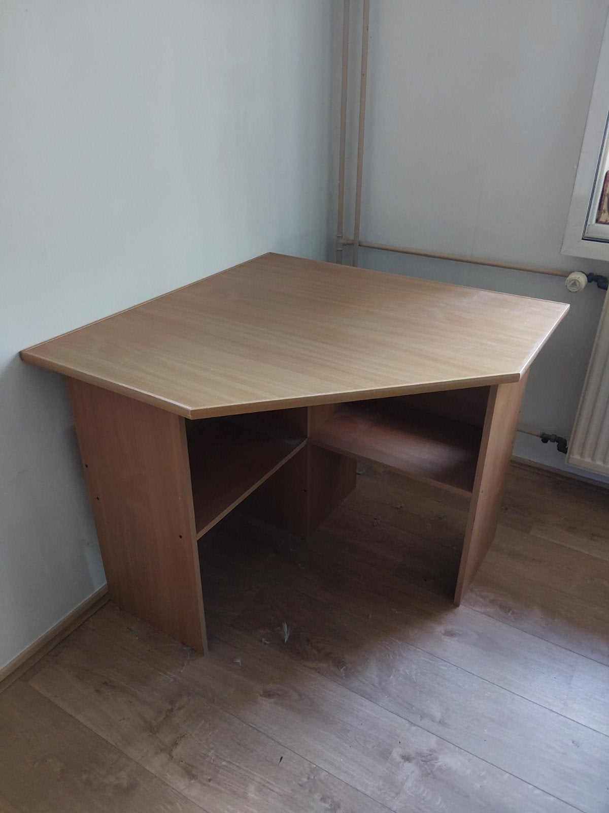 Compact bureau met opbergvakken - ideaal voor kleine ruimtes, Ophalen, Gebruikt, Hoekbureau, Bruin