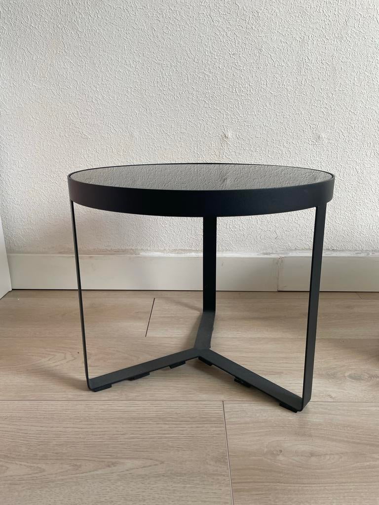 Zwart rond bijzettafeltje met glas, zo goed als nieuw, Minder dan 45 cm, Minder dan 55 cm, Rond, Ophalen of Verzenden