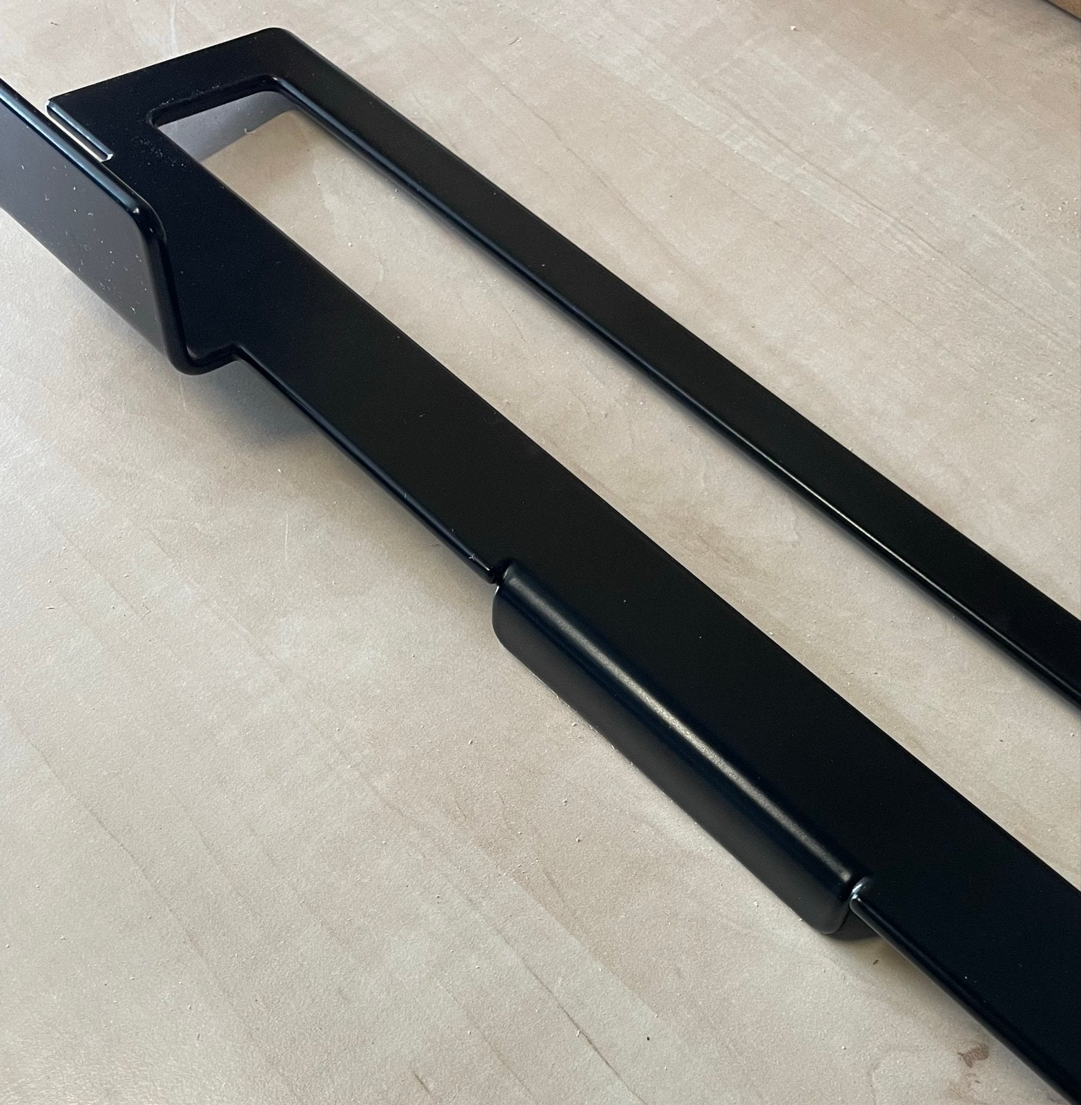 Nieuw! Zwart metalen handdoekrek voor aan Design radiator, Zwart, Ophalen of Verzenden, Zo goed als nieuw, Metaal