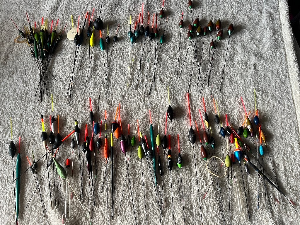 adv 933 / mixset 100 dobbers, Ophalen of Verzenden, Zo goed als nieuw, Dobber of Lood