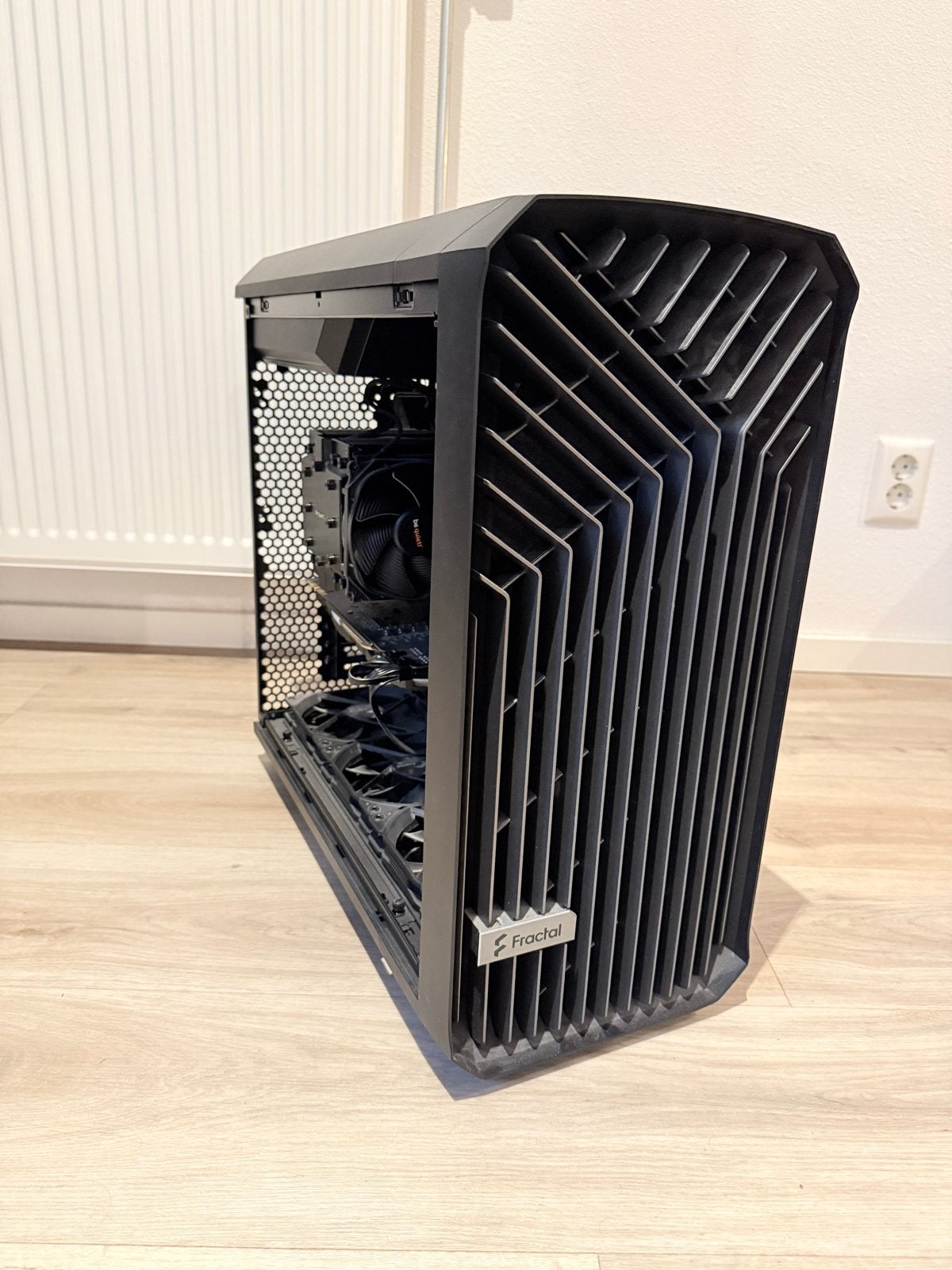 Foto 4 van Gaming PC- AMD Ryzen 9 3900X, RTX 1080 Ti, 32GB RAM