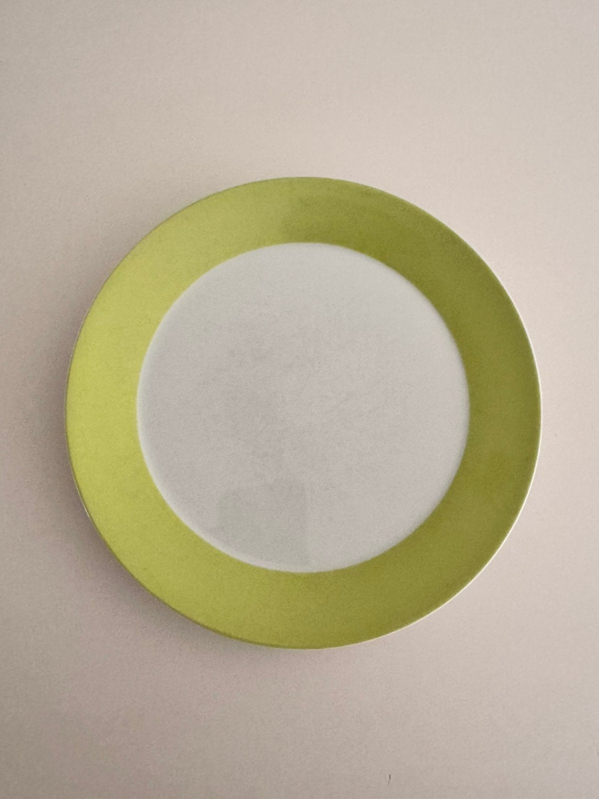 Te koop gevraagd Arzberg Tric bord kleur groen, Huis en Inrichting, Keuken | Servies, Ophalen of Verzenden, Zo goed als nieuw