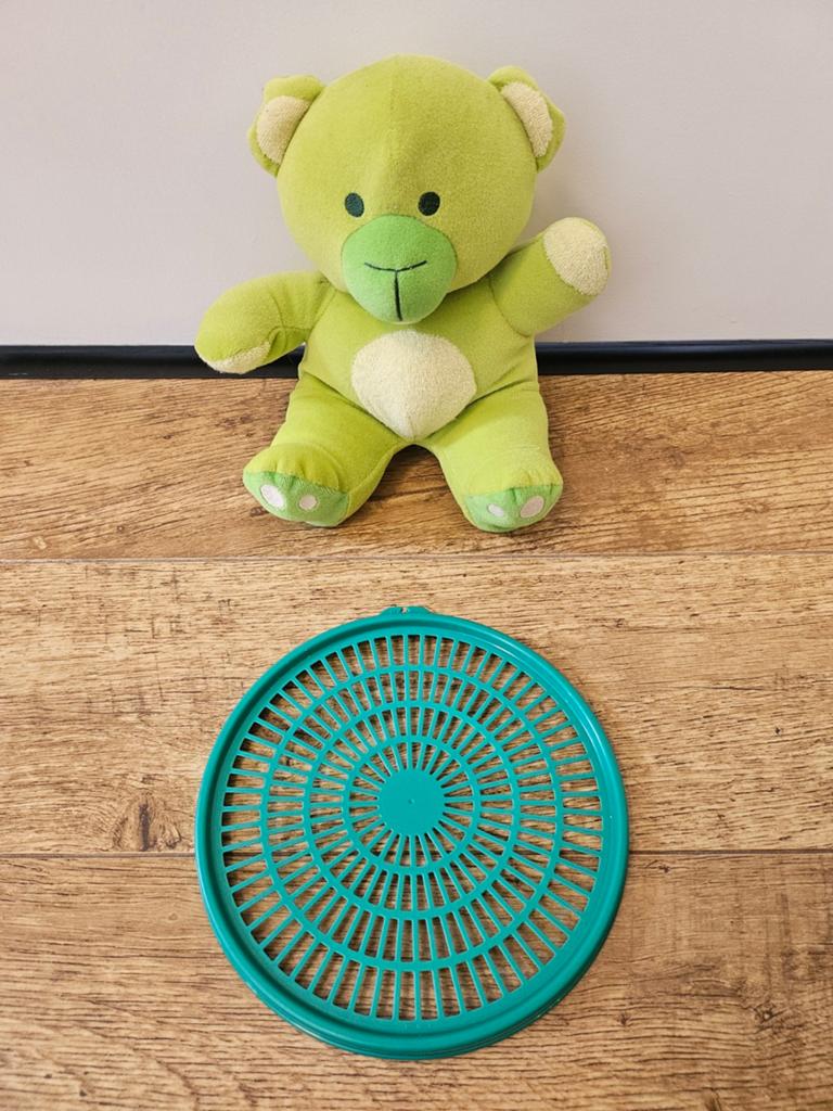 Tupperware vergiet deksel groen letter S 19 cm, Ophalen of Verzenden, Zo goed als nieuw, Groen, Overige typen