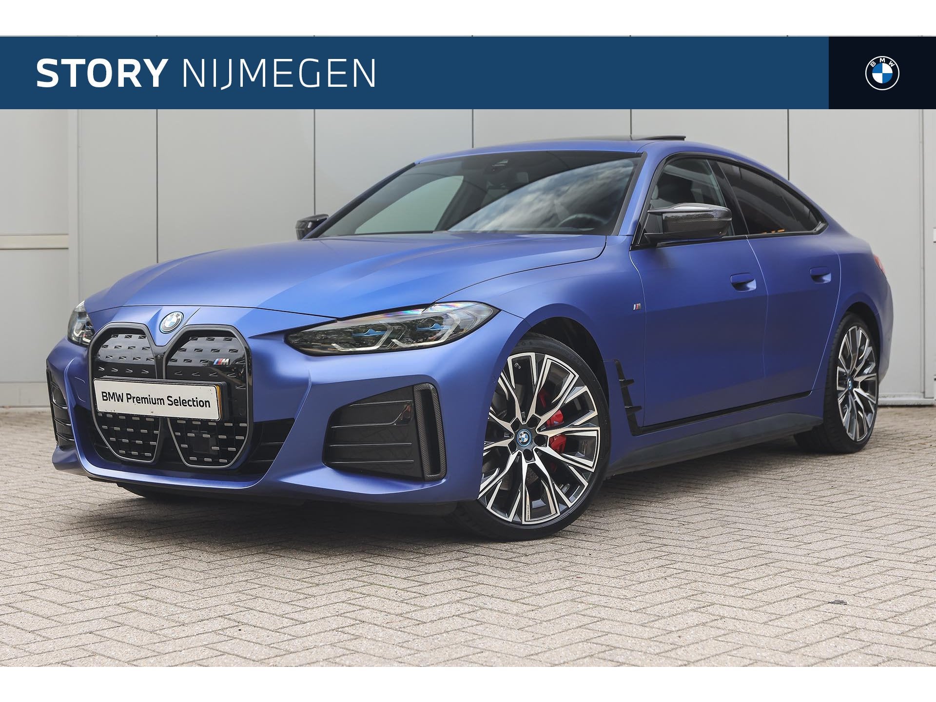 BMW i4 M50 M Sport / Trekhaak / Schuif-Kanteldak / M Sportst, Auto's, Dealer onderhouden, Gebruikt, 520 km, Blauw