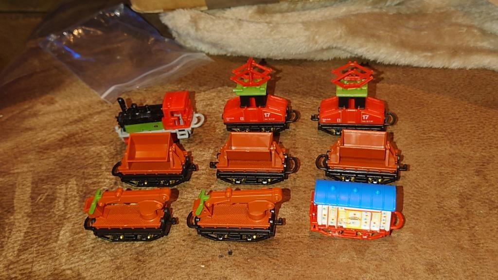 9 x Ferrero Kindersurprise Treinen, Verzamelen, Ophalen of Verzenden, Zo goed als nieuw, Overige typen