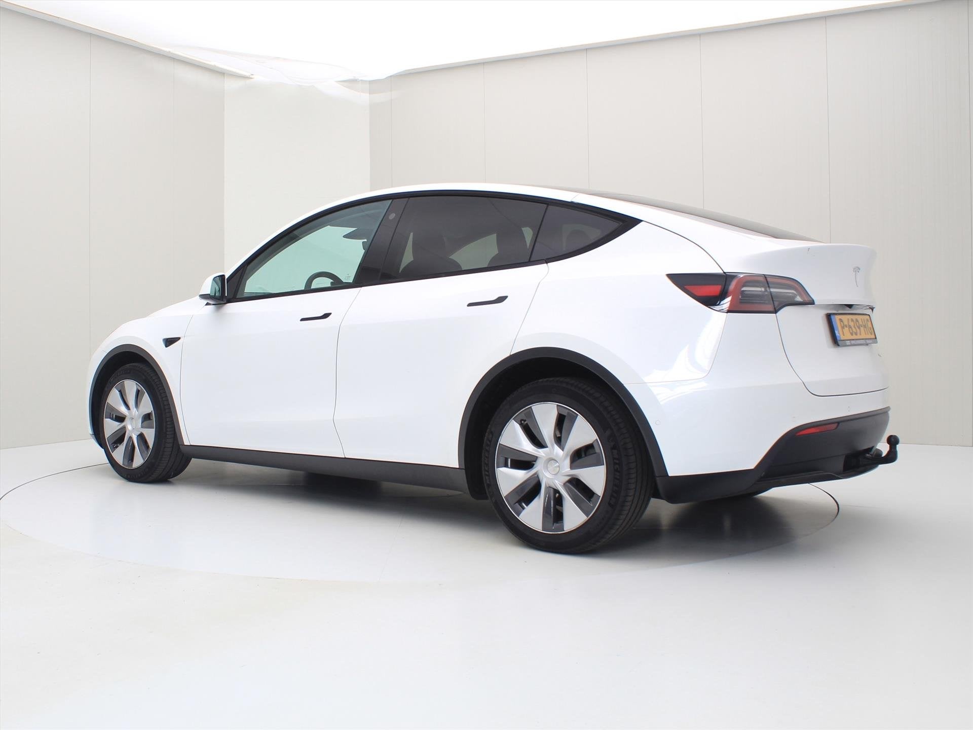 Tesla Model Y Long Range AWD 75kWh 351pk SoH AMD RYZEN [ TRE, Auto's, Automaat, Gebruikt, Zwart, Wit