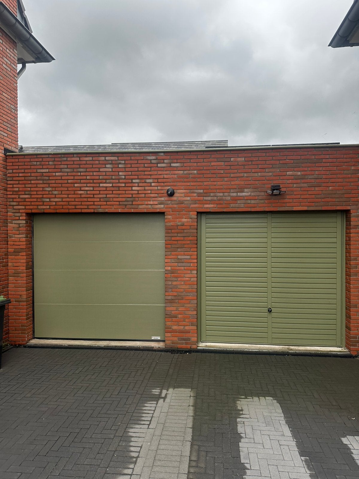 Alle maten Garagedeuren, Overheaddeuren evt. Montage, Ophalen of Verzenden, 120 cm of meer, 215 cm of meer, Garagedeur