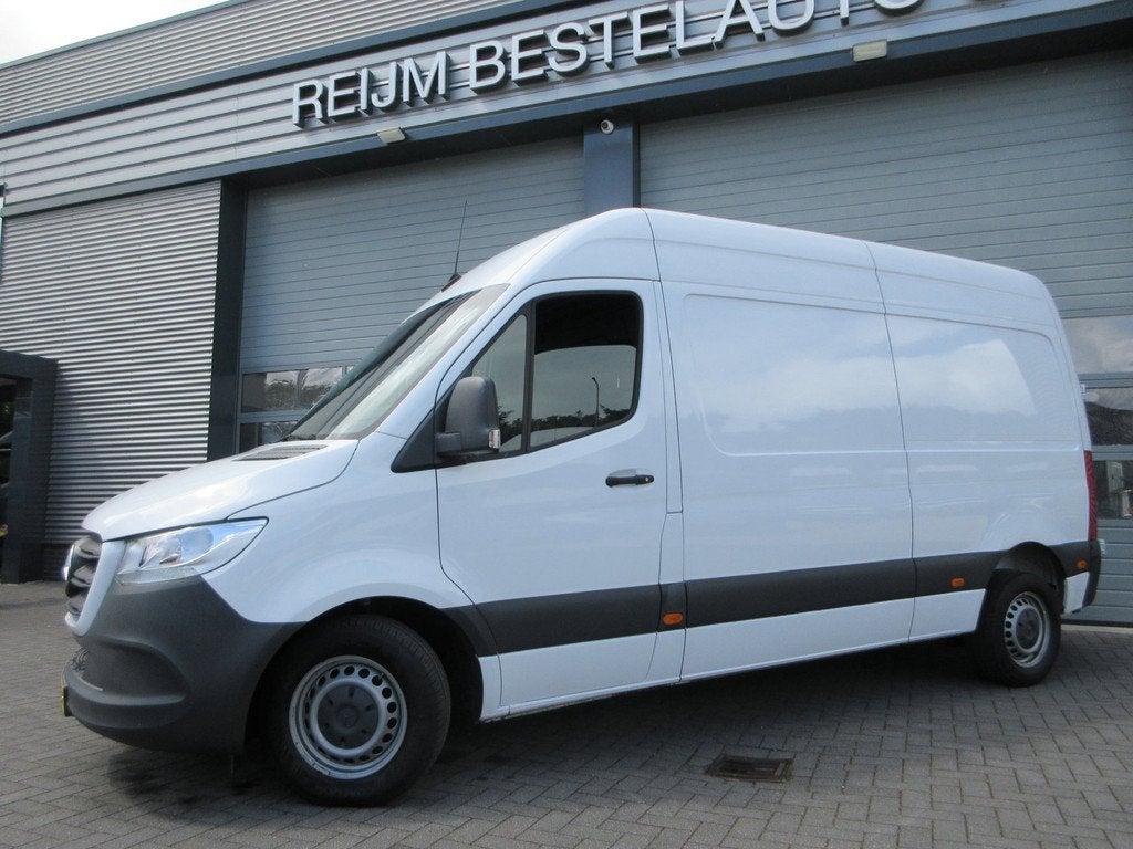 Mercedes-Benz Sprinter 215cdi, L2H2 Automaat, Airco, Camera,, Gebruikt, 4 cilinders, 150 pk, Wit