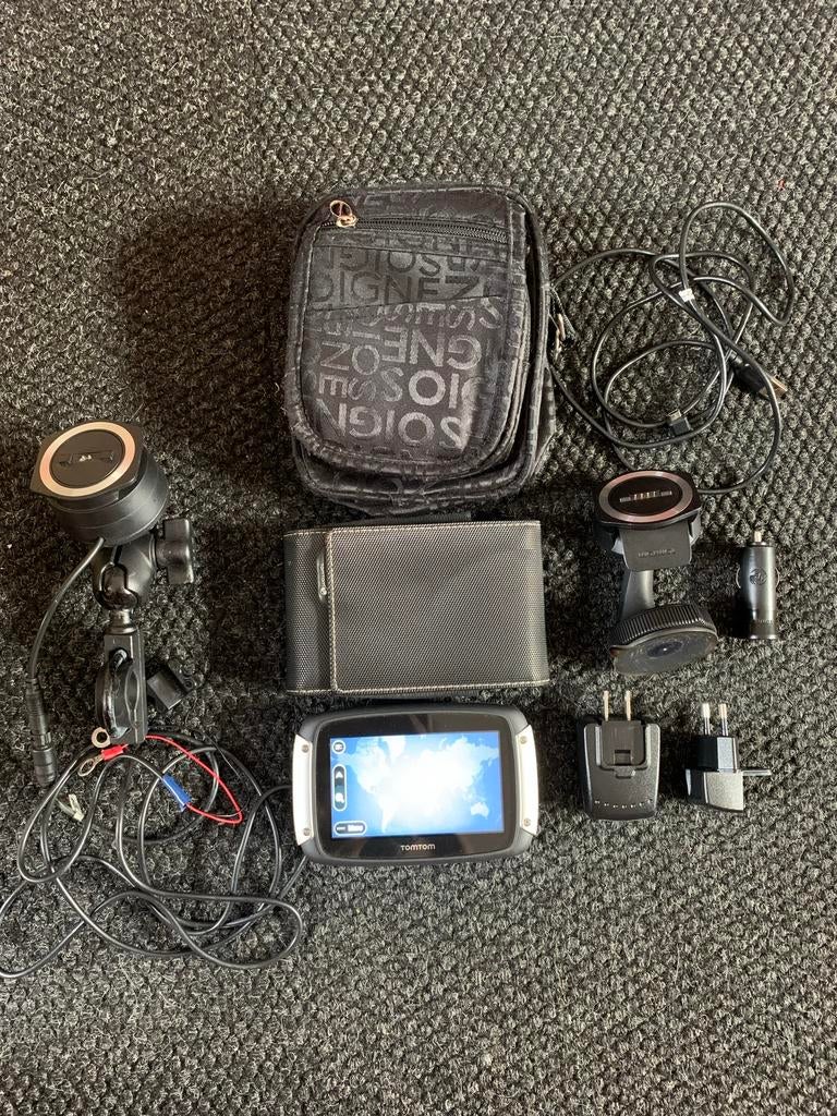 Tom Tom Rider 410+ mount+autoraam bevest+ veel xtra’s, Motoren, Accessoires | Navigatiesystemen, Ophalen, Zo goed als nieuw