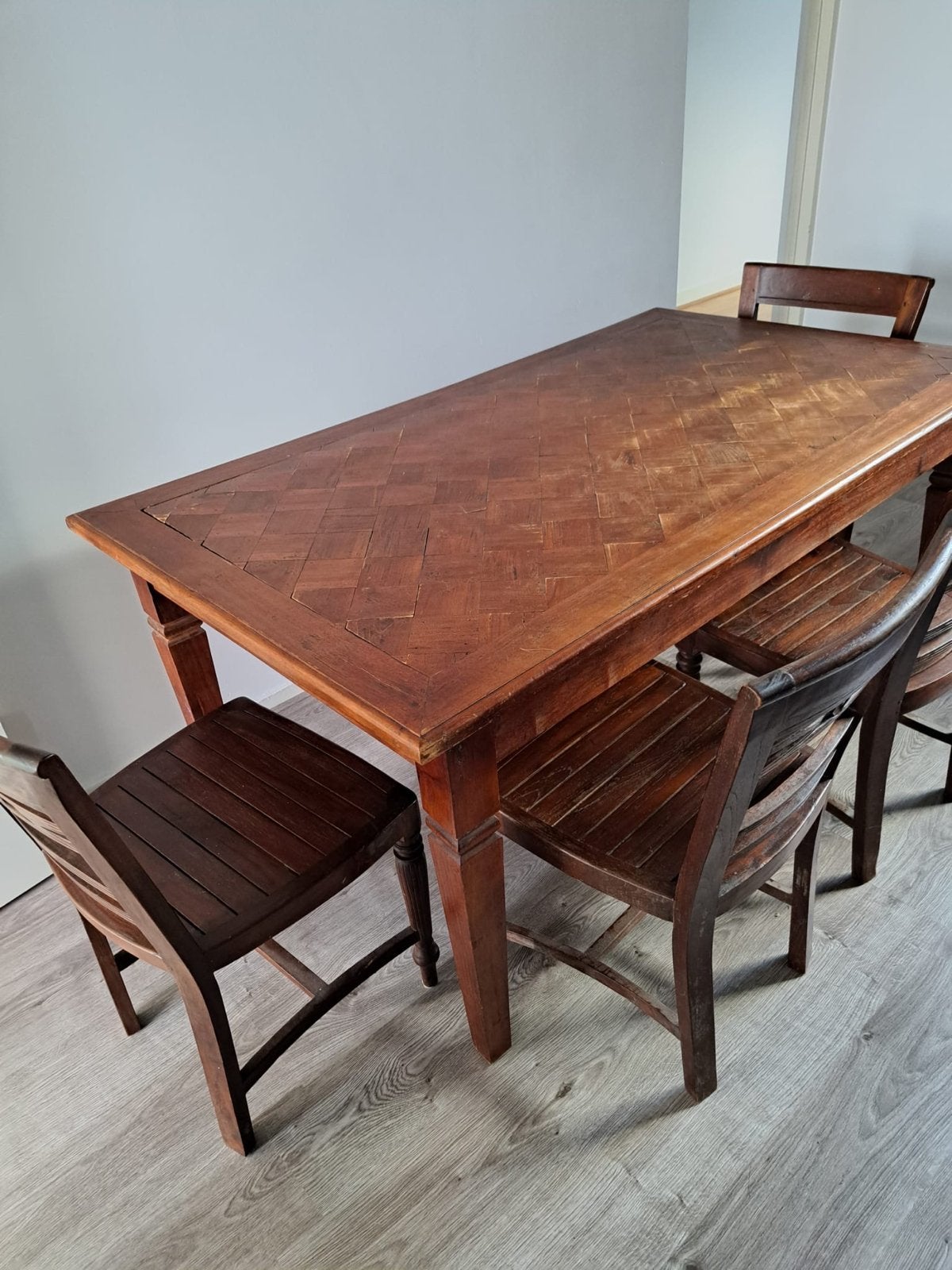 Houten eettafel met 4 stoelen, Antiek en Kunst, Ophalen