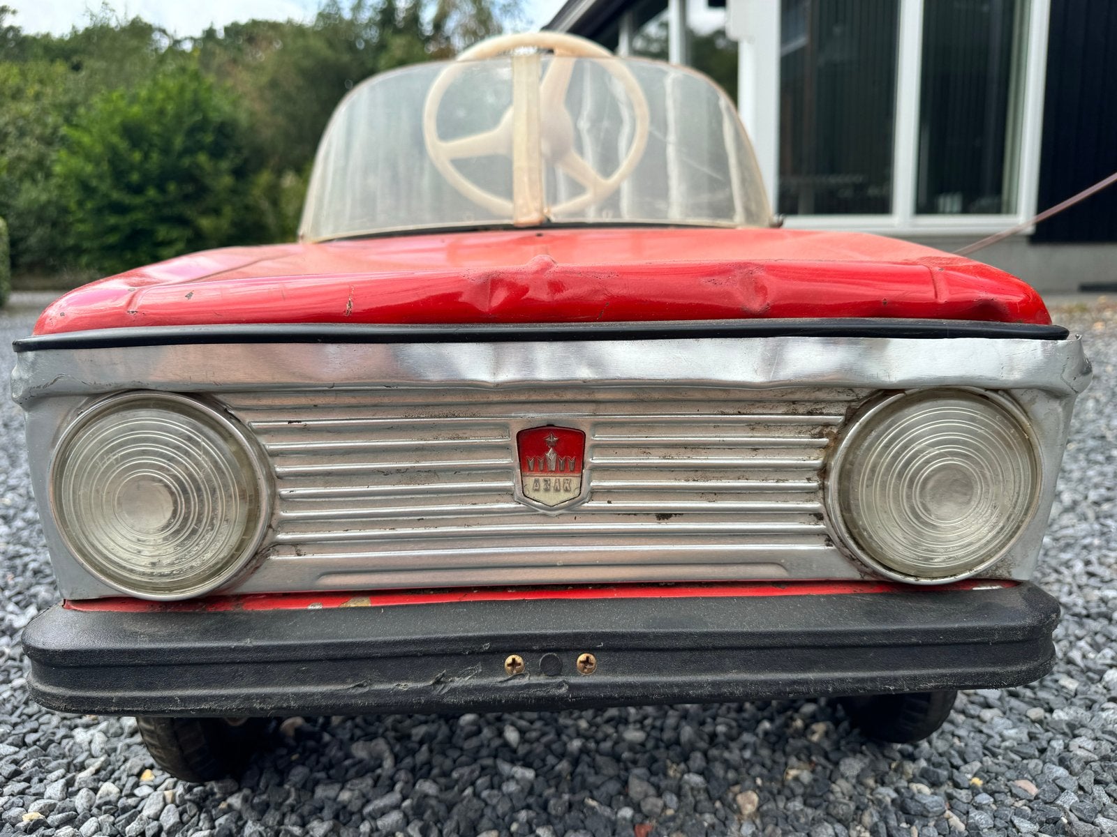 Vintage Rode Trapauto - Moskvich Stijl, Ophalen, Gebruikt