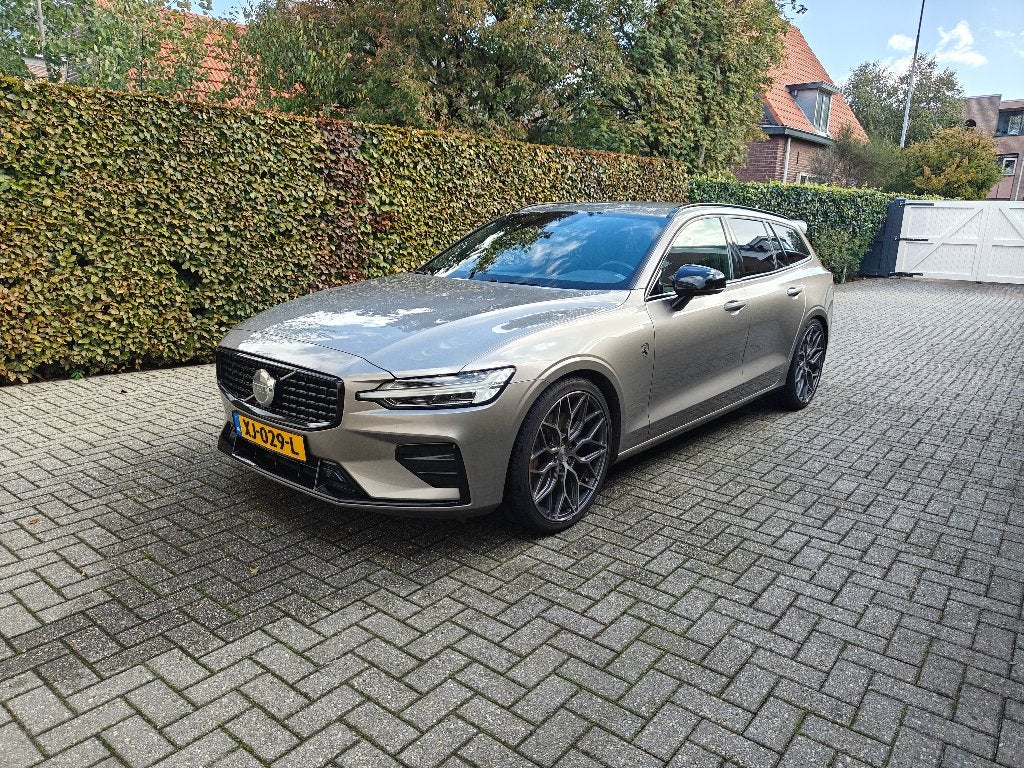Volvo V60 T5 | 250pk | Automaat | 2019, 1800 kg, 4 cilinders, 1969 cc, Leder en Stof