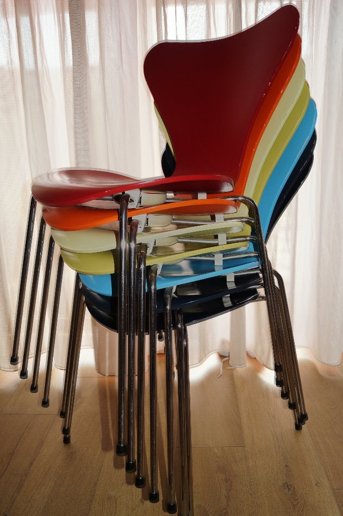 Fritz Hansen Vlinderstoel 7 stuks (Series 7) - Regenboog, Huis en Inrichting, Stoelen, Ophalen, Overige materialen, Gebruikt, Overige kleuren