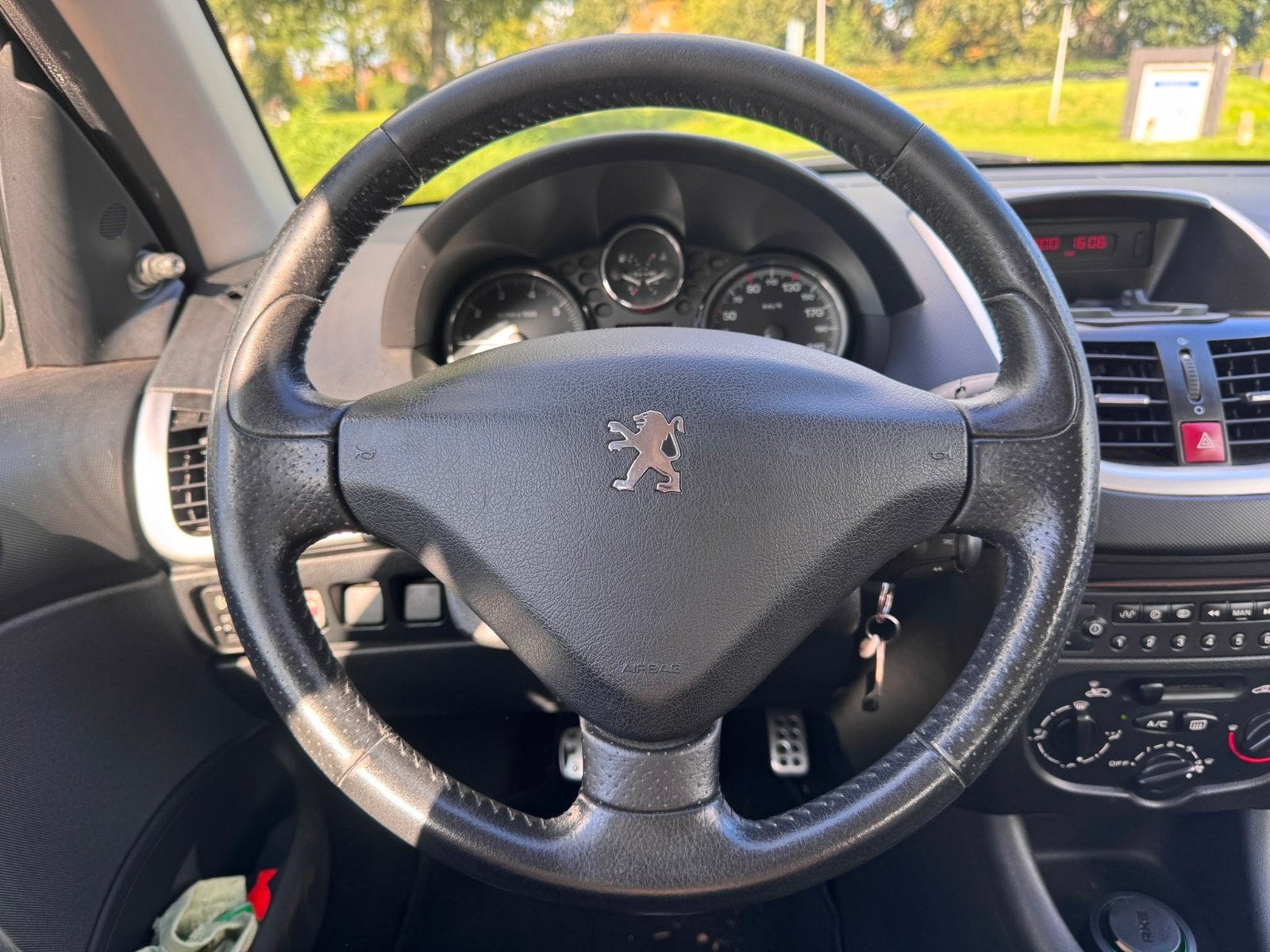 Peugeot 206+ 1.4 Millesim 200 | Airco | Nieuwe distributie, Auto's, Peugeot, 206+, 1360 cc, 4 cilinders, Zwart