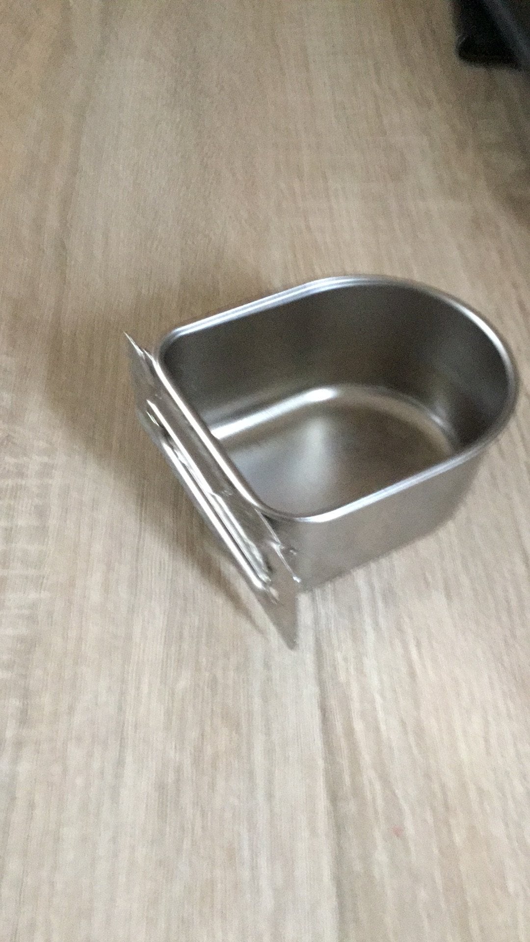 Gezocht 2 vor bakjes zie foto, Dieren en Toebehoren, Vogels | Toebehoren, Ophalen, Zo goed als nieuw, Eten en Drinken