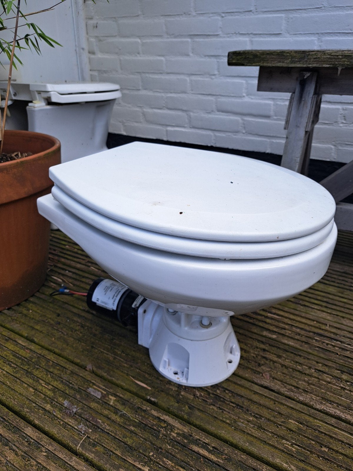 Jabsco elektrisch scheepstoilet 24V - Model 37010-4094, Watersport en Boten, Accessoires en Onderhoud, Ophalen of Verzenden, Zo goed als nieuw