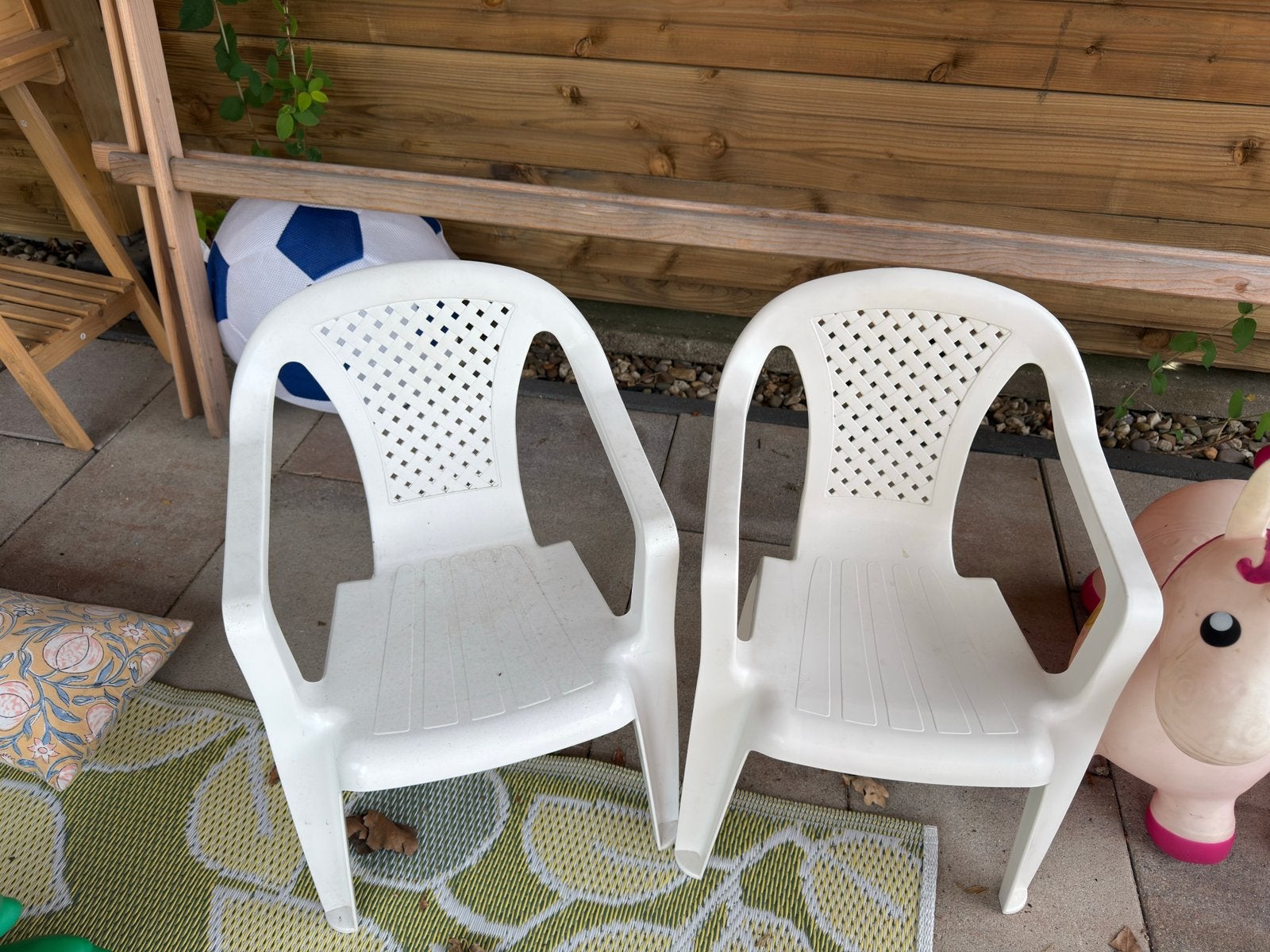 Kinder tuin stoeltjes., Ophalen, Zo goed als nieuw, Kunststof