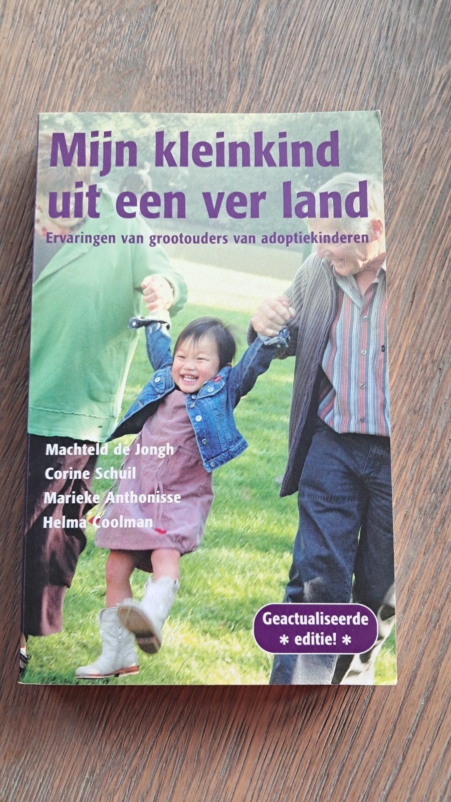 Mijn kleinkind uit een ver land - Adoptieboek, Ophalen of Verzenden, Zo goed als nieuw, Opvoeding tot 6 jaar