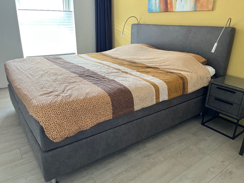 Extra brede en lange tweepersoons boxspring met hoofdeinde, Huis en Inrichting, Ophalen, Gebruikt, Bruin, Tweepersoons