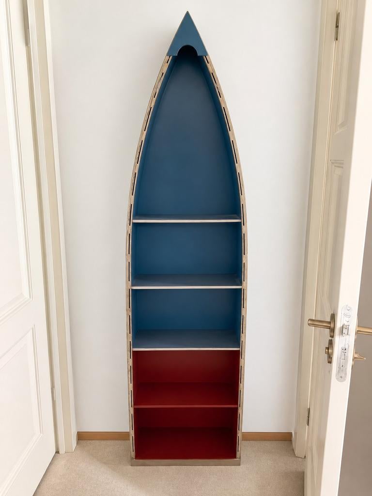 Uniek bootvormig kastje - 200cm hoog, 60cm breed, Ophalen, Met plank(en), Gebruikt, Maritiem, Speels, Modern
