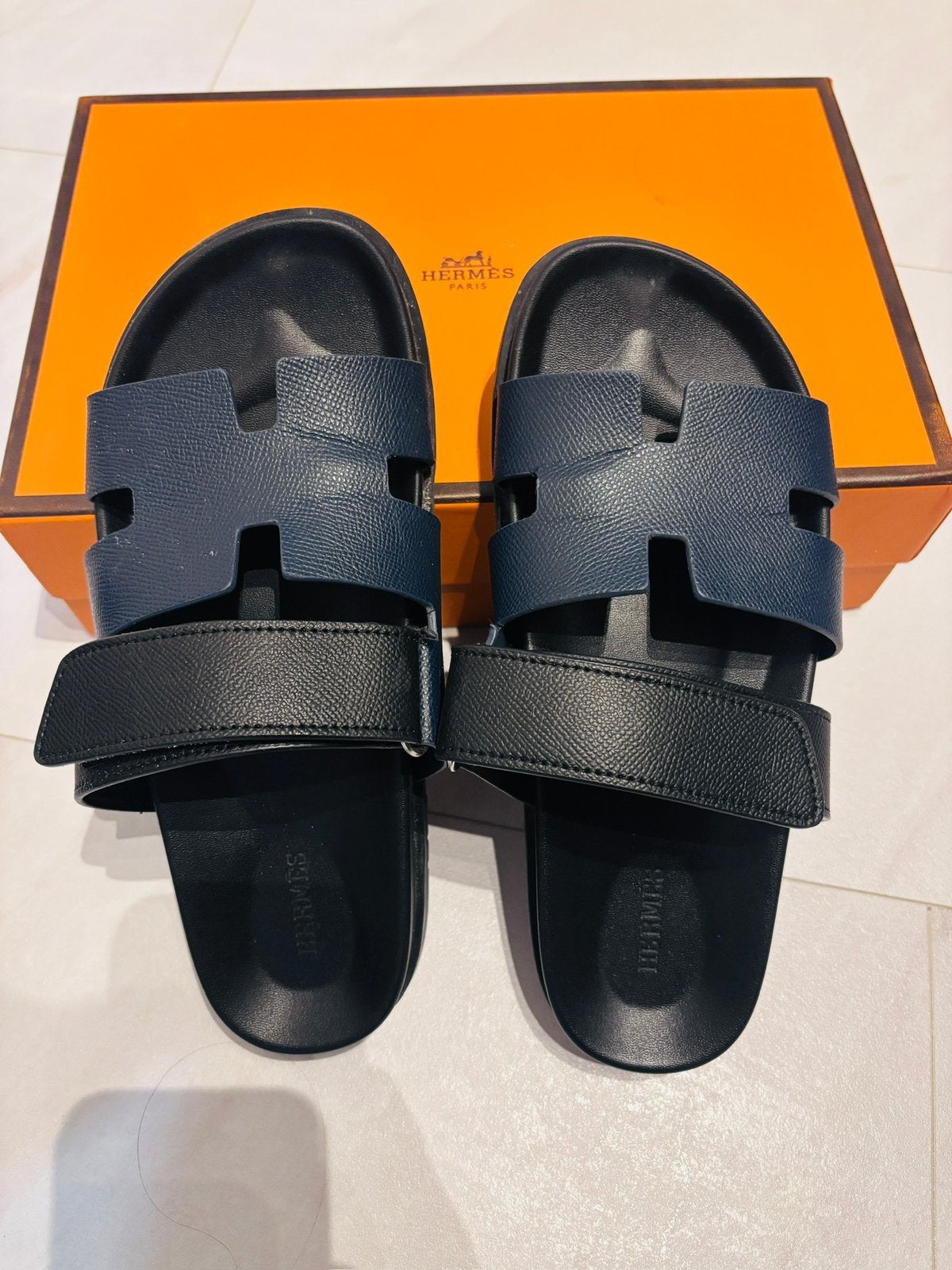 Hermes slippers, Kleding | Dames, Verzenden, Zo goed als nieuw