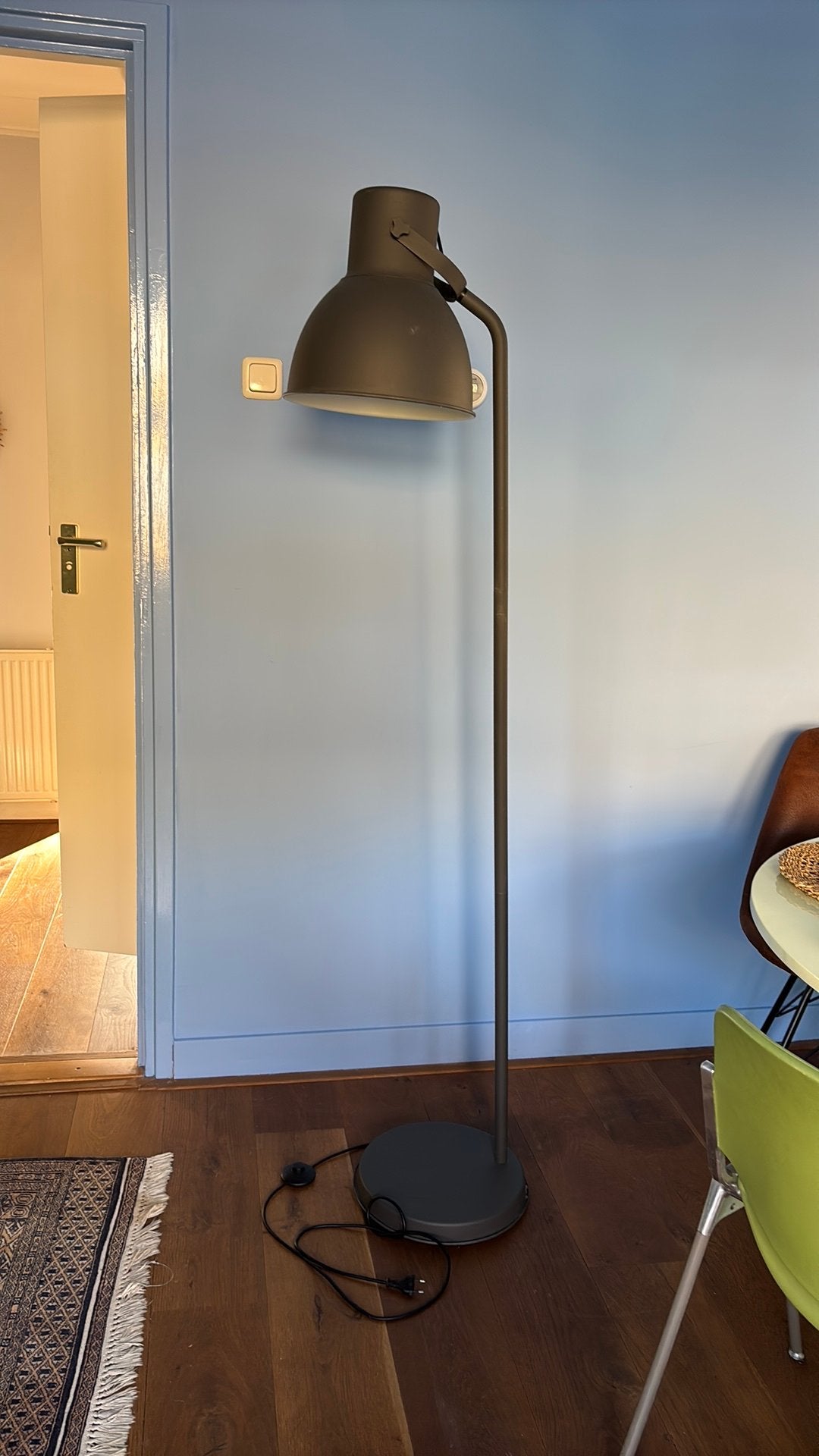 Classic ikea industrial floor lamp, Huis en Inrichting, Lampen | Vloerlampen, Ophalen, Zo goed als nieuw, Minder dan 100 cm
