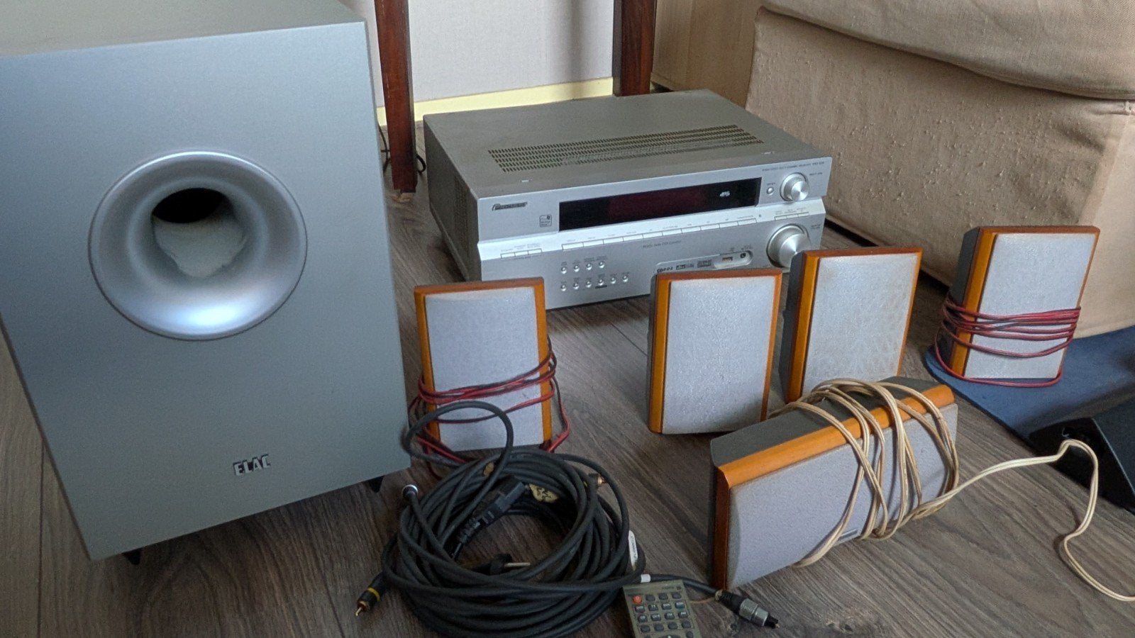 Elac subwoofer /Pioneer VSX-D514 AV Receiver 5.1 Luidspreker, Ophalen, Gebruikt, 60 tot 120 watt, Pioneer