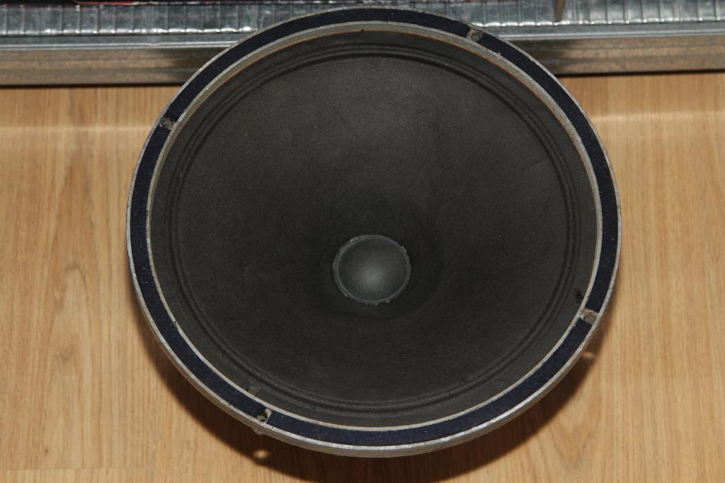 Vitavox 30 vintage woofer 1x, open spider zeer grote magneet, Overige merken, Gebruikt, Ophalen of Verzenden, 120 watt of meer