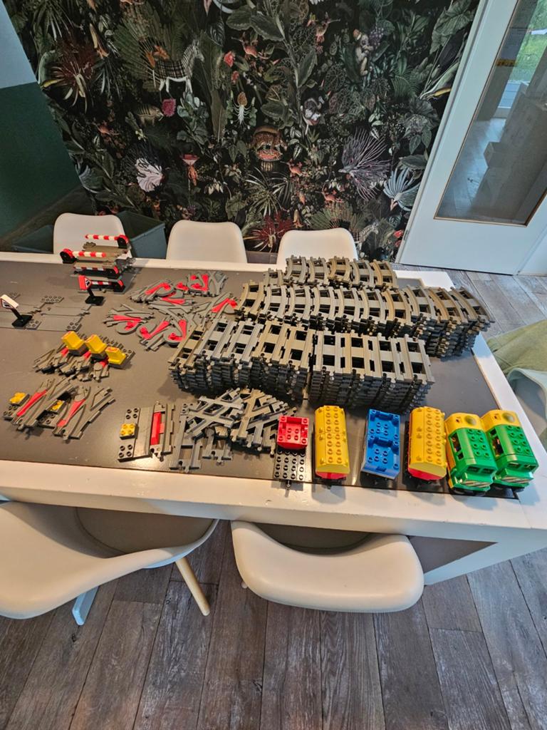 Grote partij LEGO Duplo treinrails: recht, bocht en kruising, Kinderen en Baby's, Speelgoed | Duplo en Lego, Gebruikt, Overige thema's