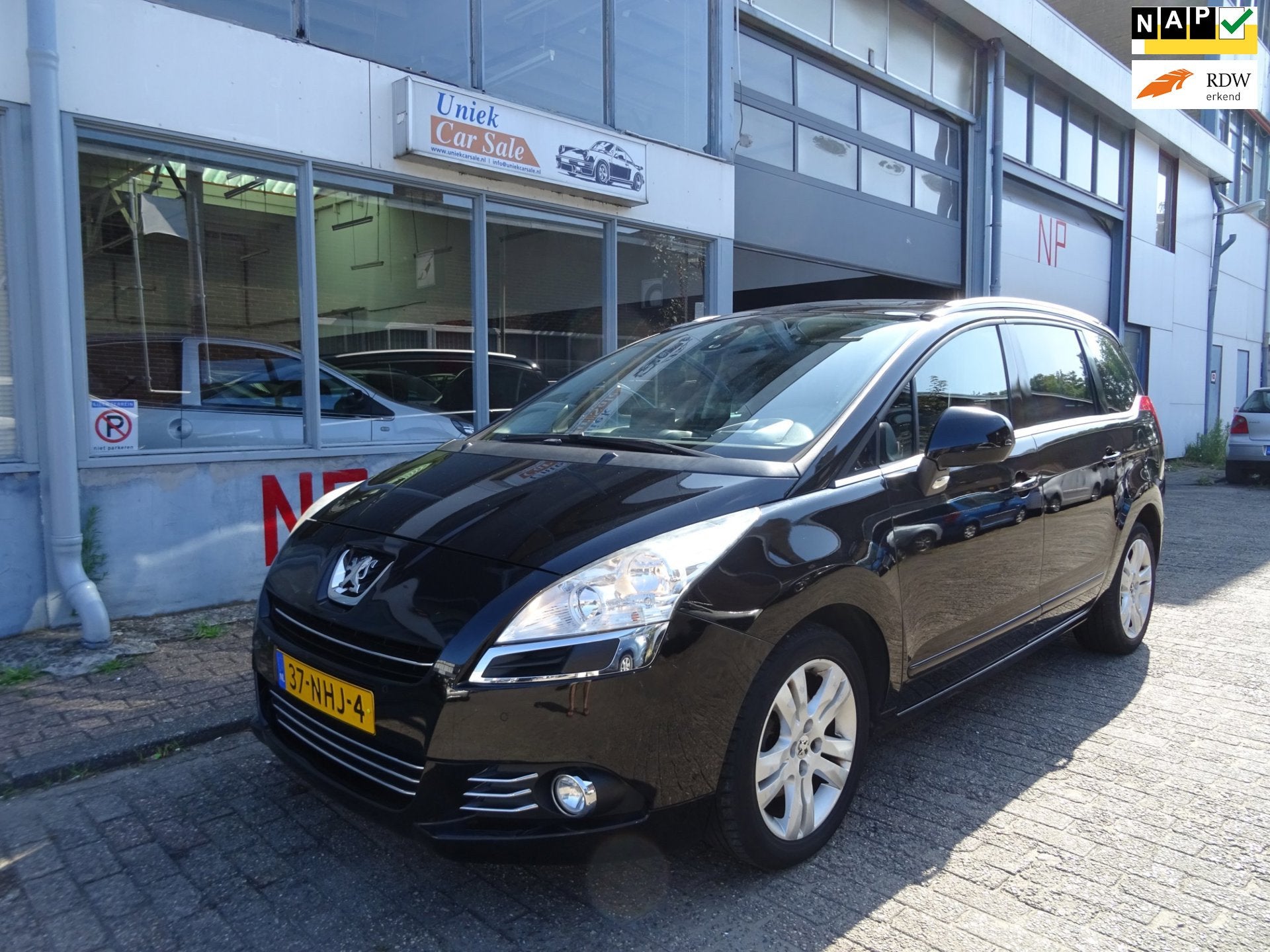 Peugeot 5008 1.6 THP Blue Lease Executive 7p., Voorwielaandrijving, Euro 5, Gebruikt, Zwart