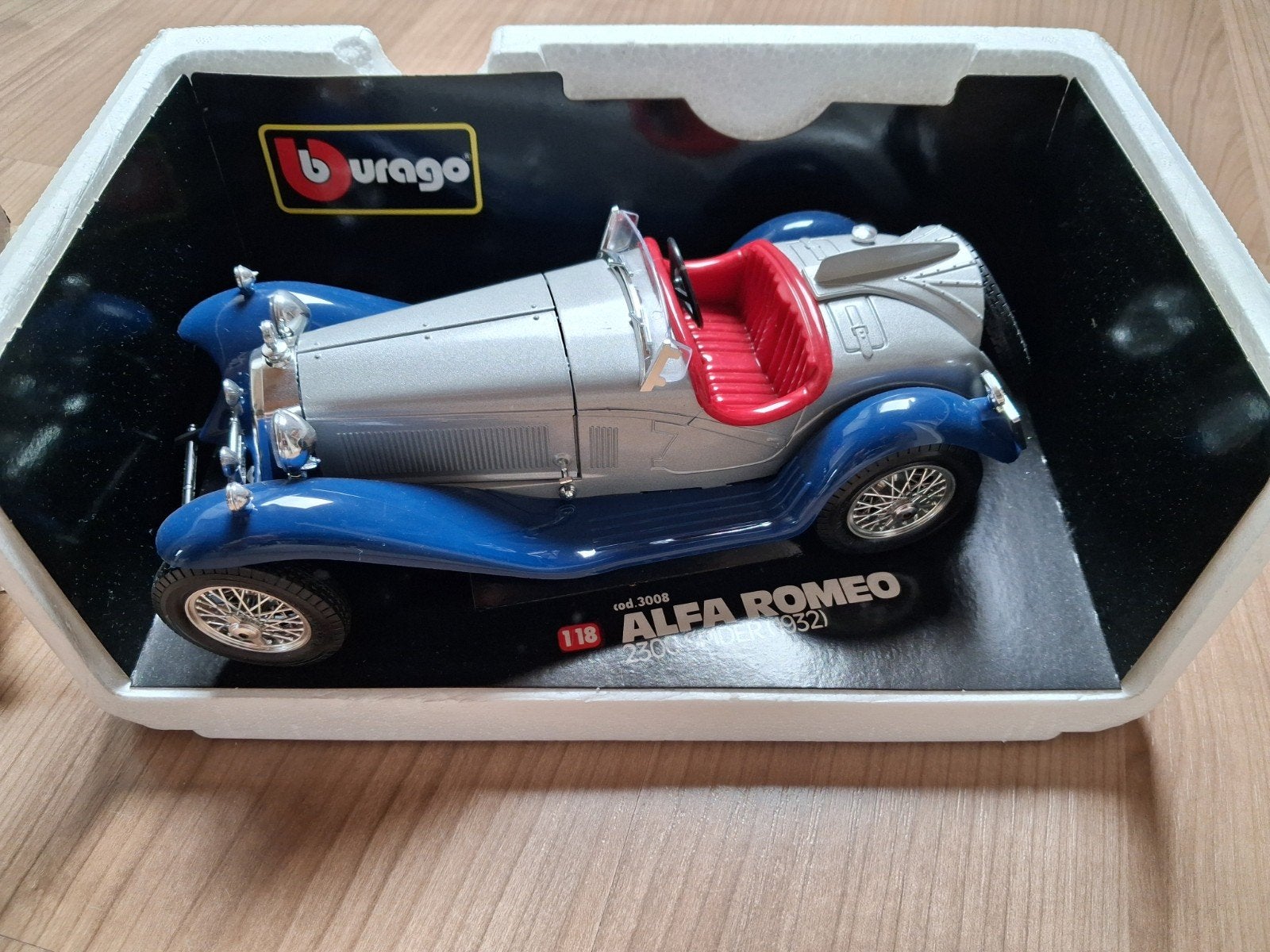 Burago Alfa Romeo 2300 Spider (1932) - Nieuw in doos, Ophalen of Verzenden, Nieuw, Auto, Bburago
