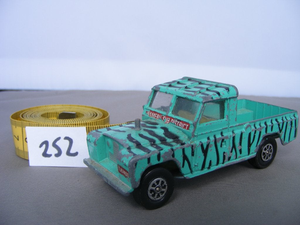 Land rover 109wb corgi toys whizzwheelss 1/43 (252)  daktari, Hobby en Vrije tijd, Modelauto's | 1:43, Ophalen of Verzenden, Gebruikt