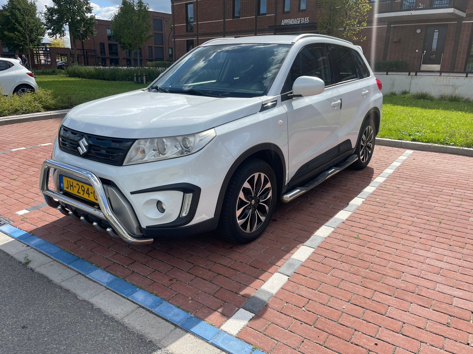 Suzuki Vitara 1.6 VVT 120pk 2WD 2016 Wit, Auto's, Voorwielaandrijving, Stof, 40 €/maand, 4 cilinders