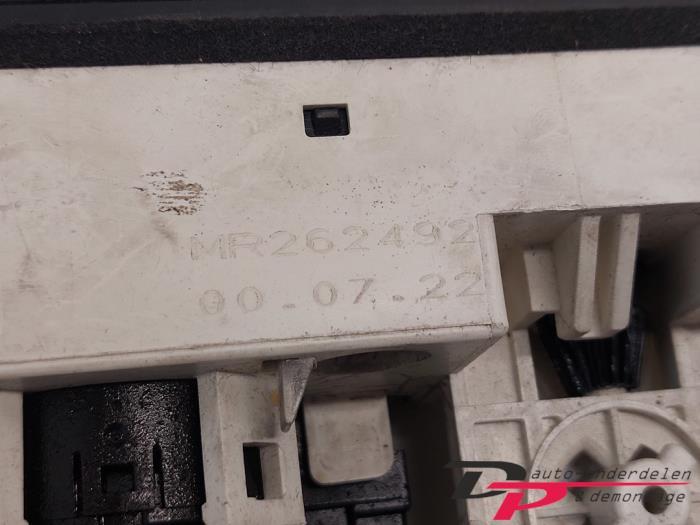 Kachel Bedieningspaneel van een Mitsubishi Space Star, Gebruikt, -, -, Ophalen of Verzenden