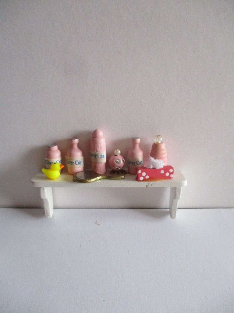 poppenhuis rekje voor in de bad/babykamer, Ophalen of Verzenden, Zo goed als nieuw, Poppenhuis