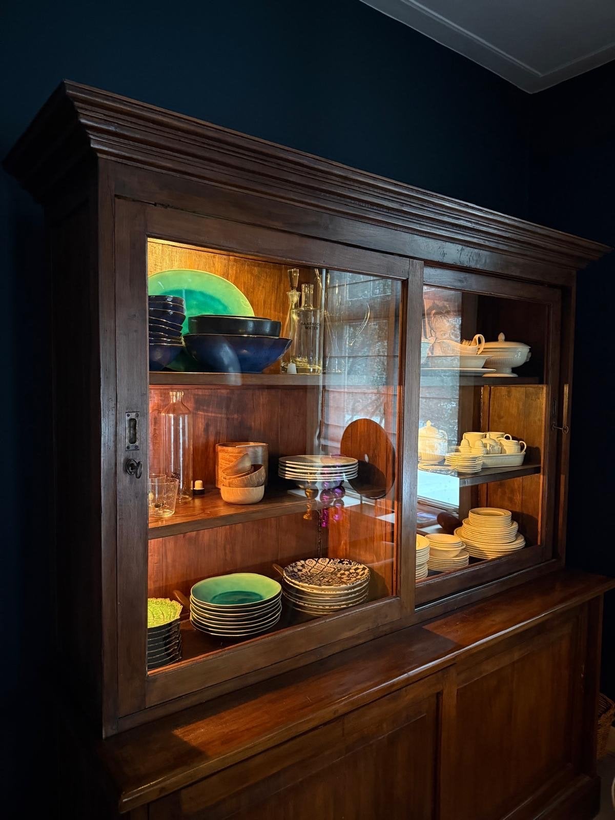 Prachtige Grote Houten Buffetkast / Vitrinekast, Ophalen