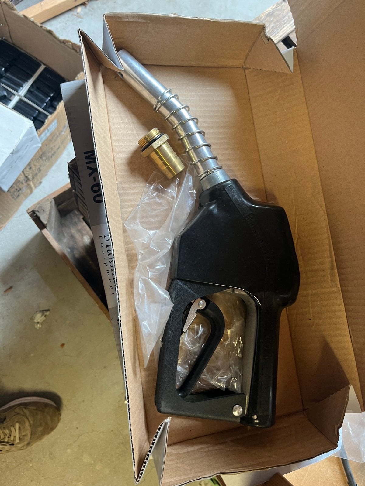 Brandstof nozzle, Ophalen