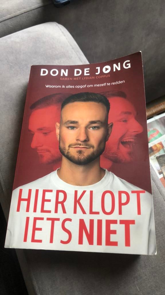 Don de Jong - Hier klopt iets niet, Ophalen of Verzenden, Zo goed als nieuw, Don de Jong; Lydian Coppus