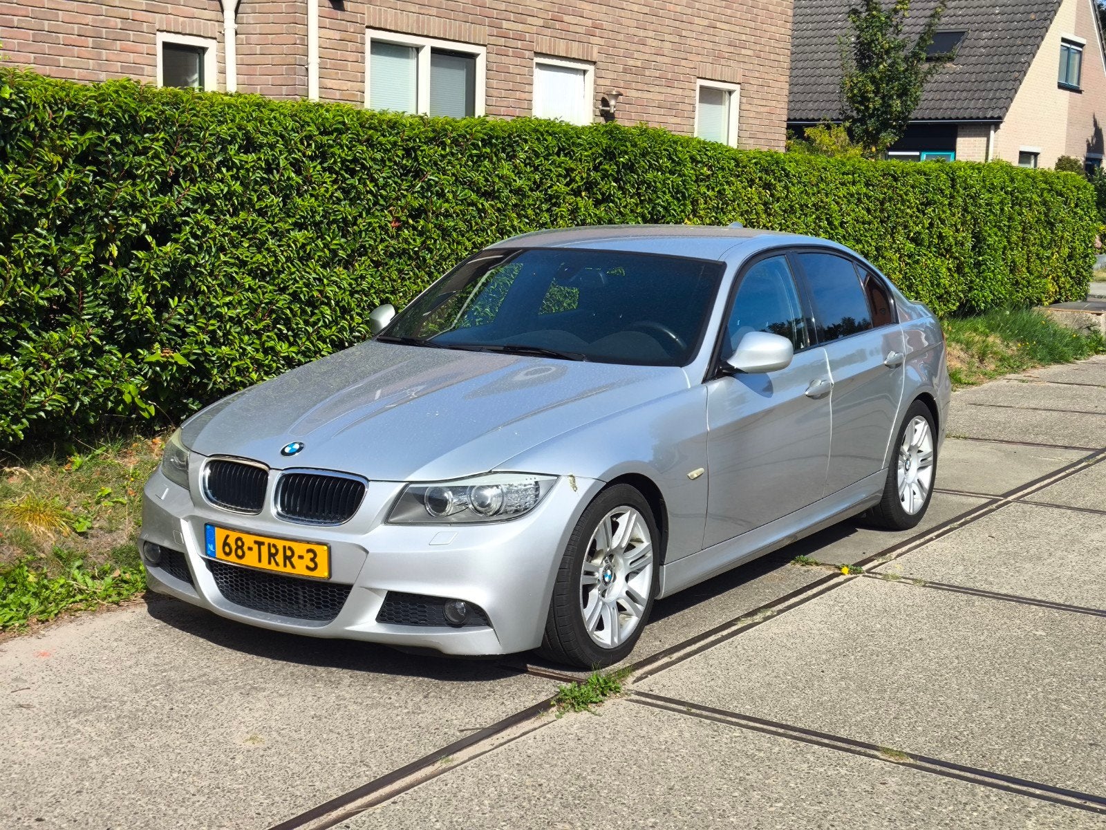 BMW 3-Serie 318i M uitvoering 2.0L nieuwe Apk, 4 cilinders, Alcantara, Origineel Nederlands, Handgeschakeld