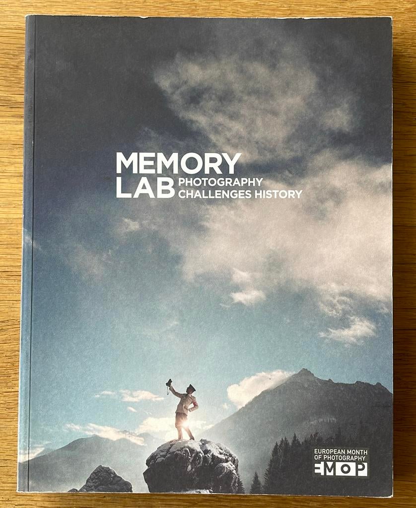 Memory Lab, photography challenges history. O.a. Erwin Olaf, Ophalen of Verzenden, Zo goed als nieuw, Fotografen