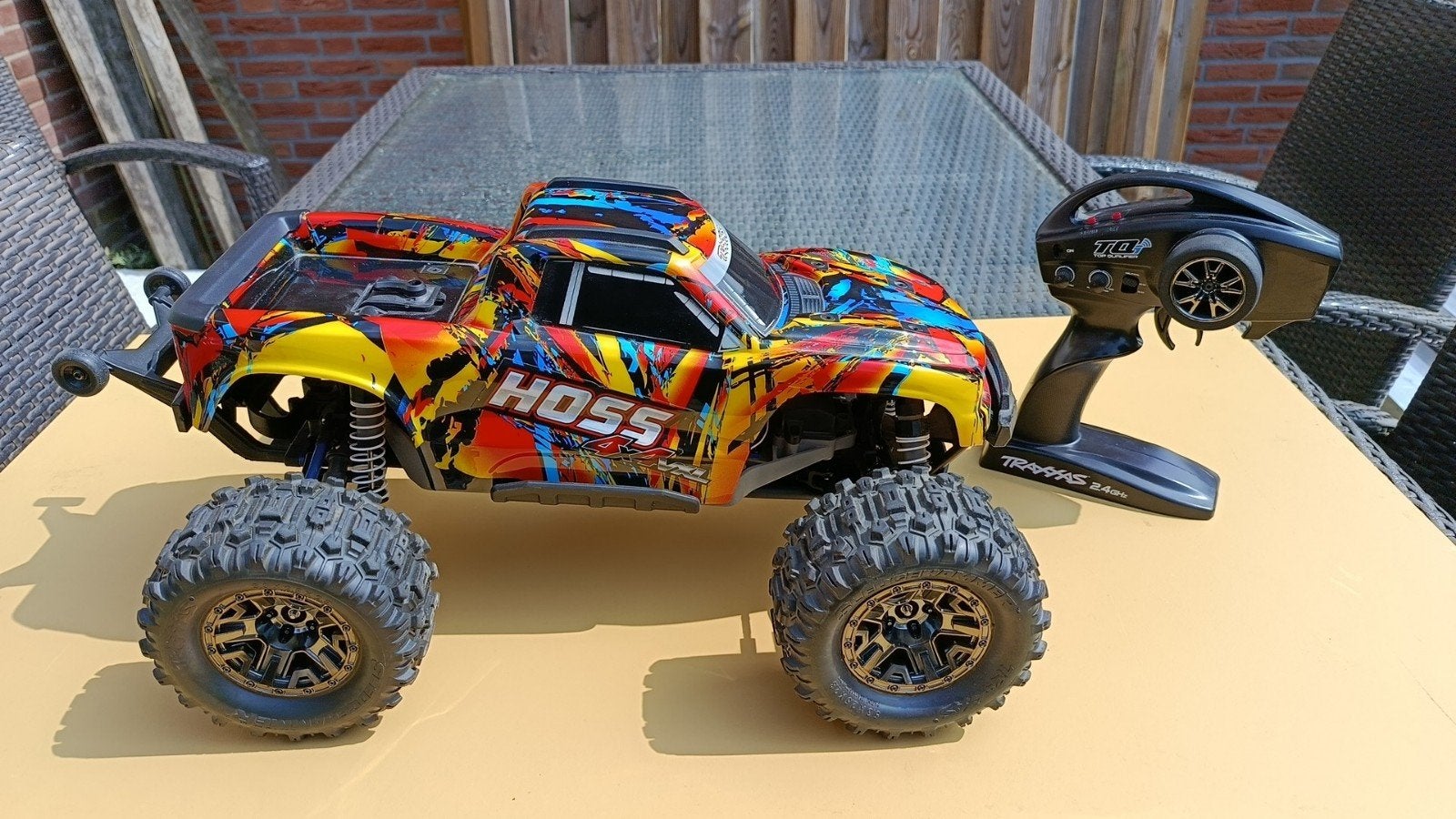 Traxxas Hoss, Elektro, Auto offroad, Ophalen of Verzenden, Zo goed als nieuw
