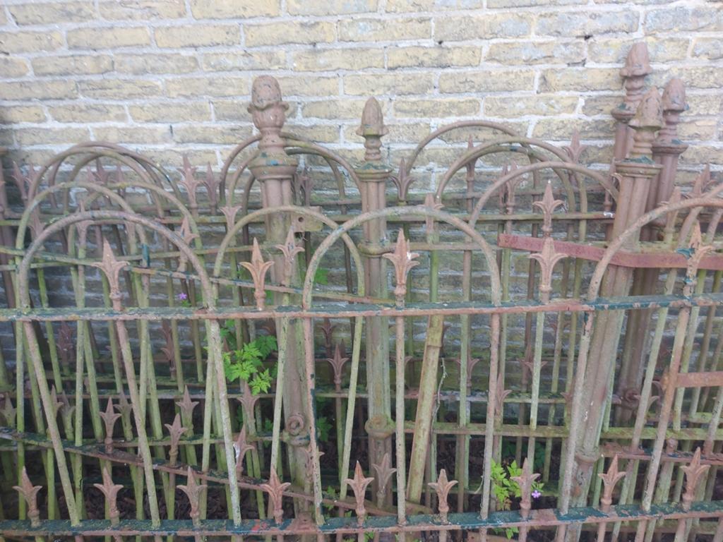 Zeer fraai gietijzeren hekwerk met poorthekje rond 1880, Tuin en Terras, Tuinhekken en Hekwerk, Ophalen, IJzer, Sierhekwerk
