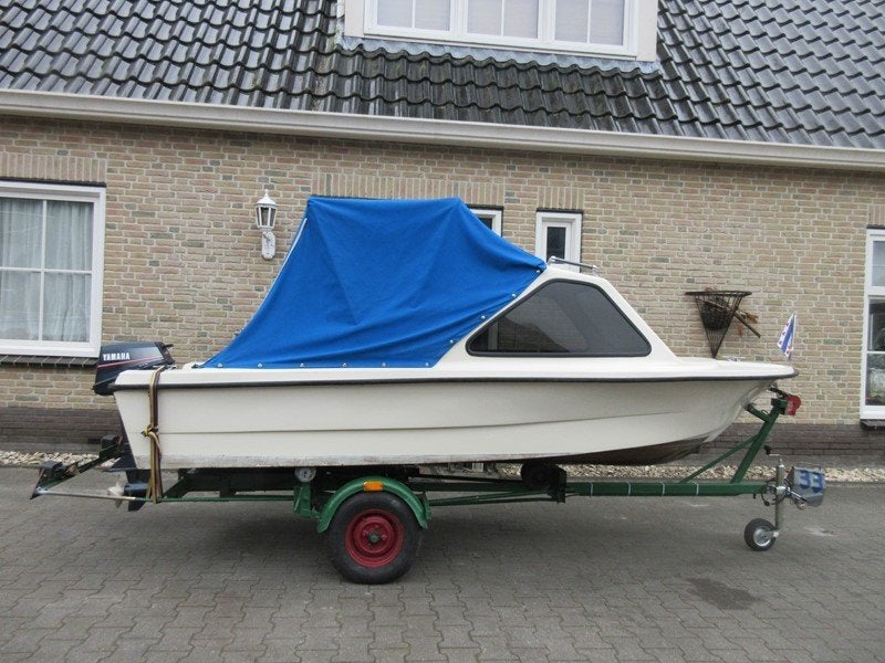 Polyester kajuitbootje met 8 pk Yamaha en trailer, Watersport en Boten, Vis- en Consoleboten, Ophalen, Overige merken, Gebruikt