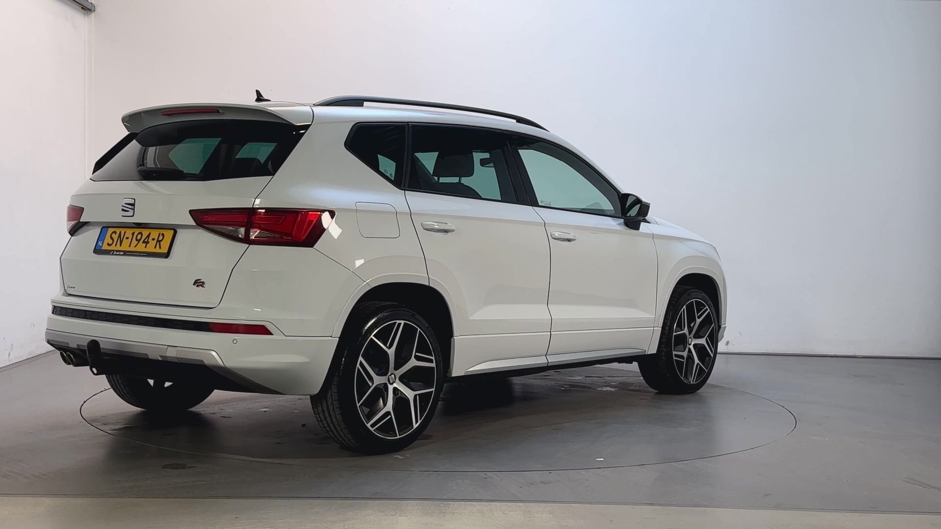 Seat Ateca 1.4 EcoTSI 150pk 6-bak FR Alcantara Navigatie Par, Auto's, Voorwielaandrijving, 4 cilinders, Wit, Handgeschakeld