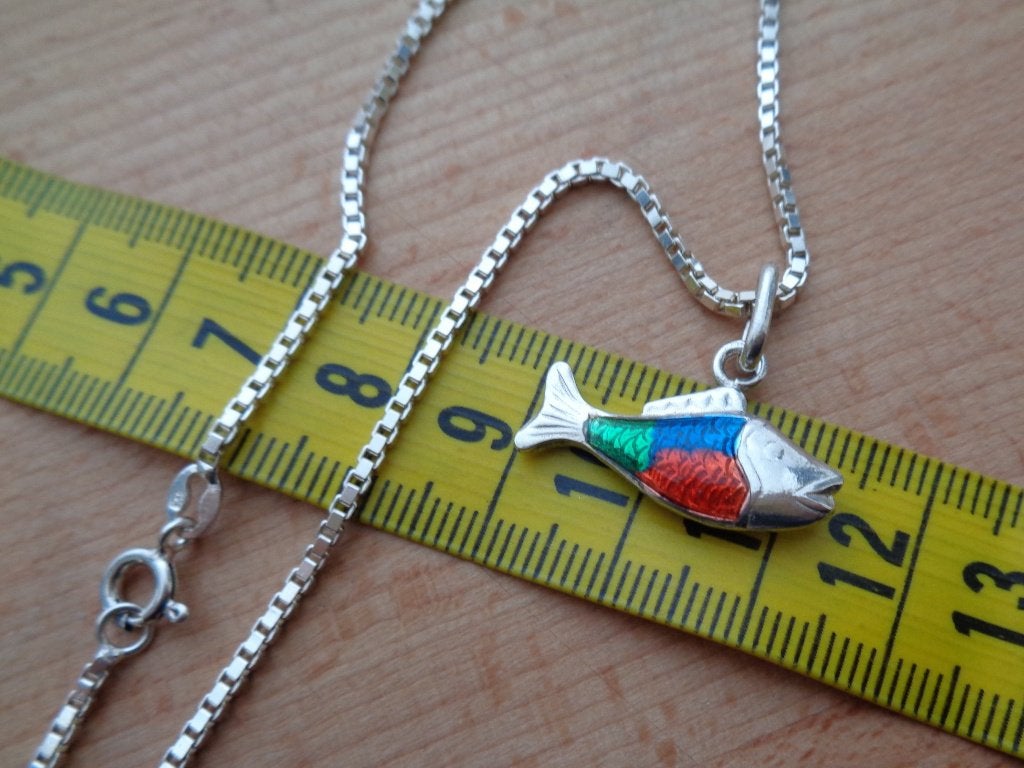 zilveren ketting met gekleurde vis hanger [699], Met hanger, Verzenden, Zo goed als nieuw, Zilver