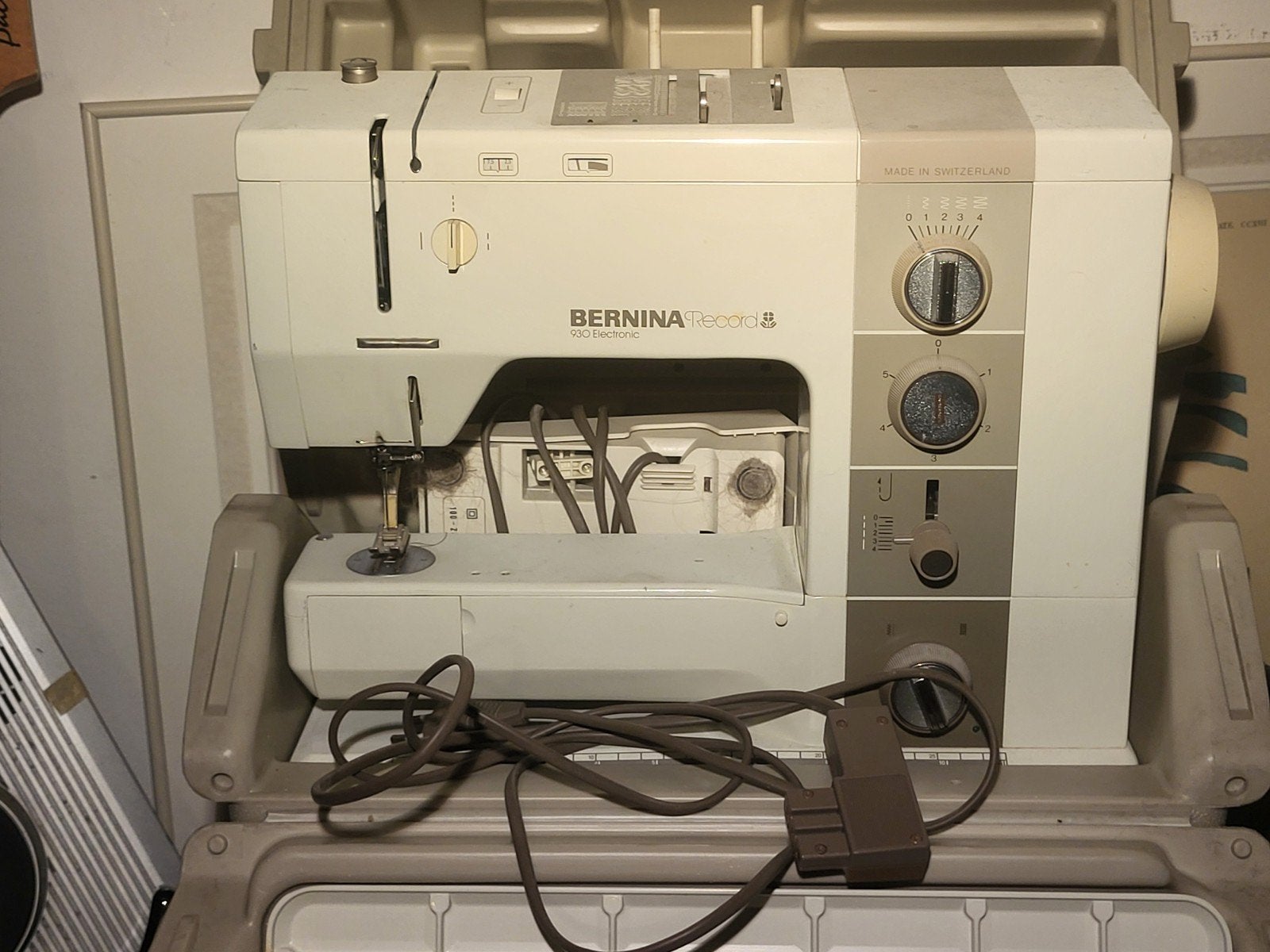 Bernina Record 930 Electronic naaimachine compleet in koffer, Ophalen of Verzenden, Zo goed als nieuw, Naaimachine, Bernina