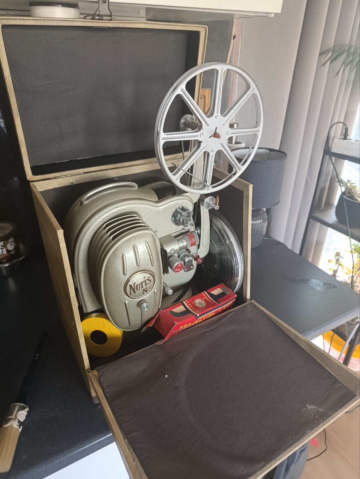 Noris vintage fimprojector, Ophalen