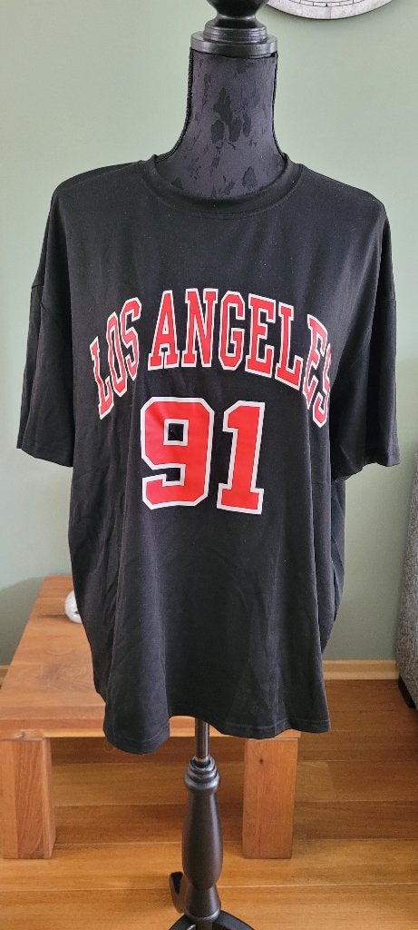 SHEIN oversized Los Angeles shirt maat S valt ruim! Nieuw, Kleding | Dames, Zwart, Nieuw, Ophalen of Verzenden, Korte mouw